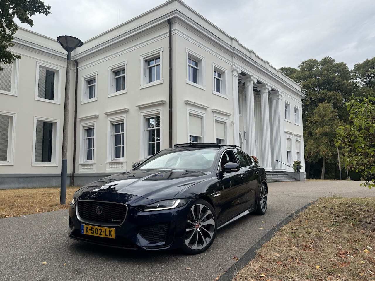 Jaguar XE - 2.0 P250 R-Dynamic HSE 2.0 P250 R-Dynamic HSE - AutoWereld.nl