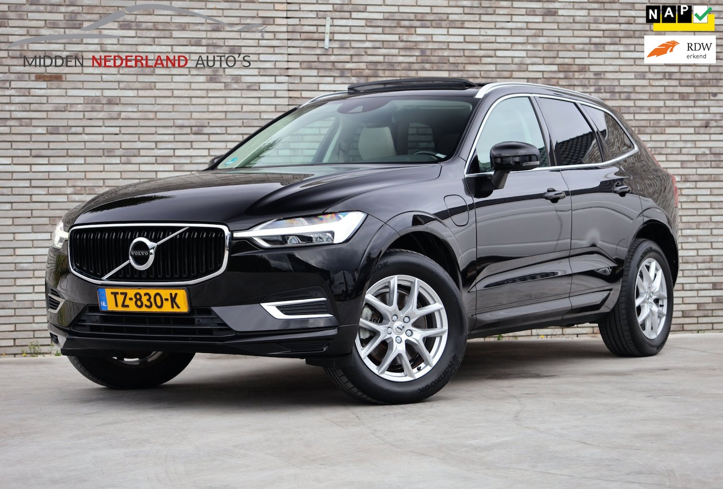 Volvo XC60 - 2.0 T8 Twin Engine AWD * TREKHAAK * PANORAMA DAK * LEER * - AutoWereld.nl