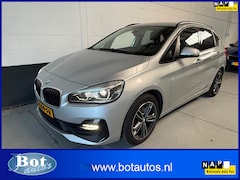 BMW 2-serie Active Tourer - 218i Executive Edition / AUTOMAAT / NAVIGATIE / TREKHAAK / HALF LEDER / HOGE ZIT / CRUISE