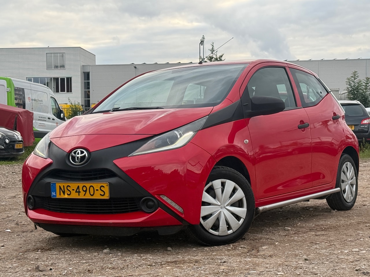 Toyota Aygo - 1.0 VVT-i x-fun/ SIDE BARS/ AIRCO/ ZEER ZUINIG - AutoWereld.nl