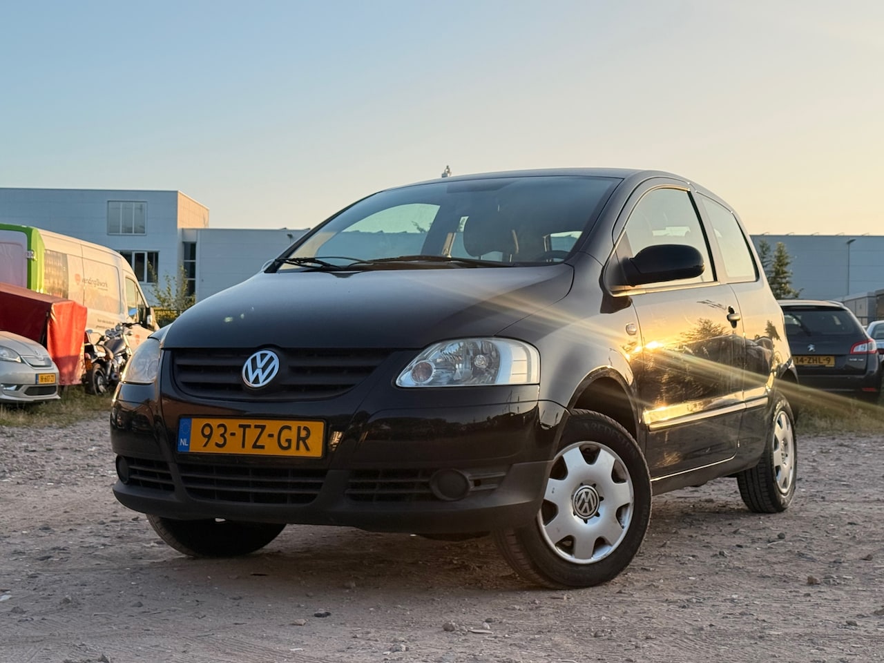 Volkswagen Fox - 1.4 Trendline/ LAAG KM/ ZUINIG - AutoWereld.nl