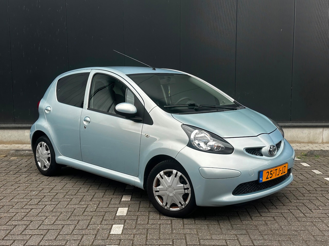 Toyota Aygo - 1.0-12V + 5 Deurs* Airco* Apk 01.10.2027* N.A.P. - AutoWereld.nl
