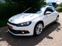 Volkswagen Scirocco - 1.4 TSI 122pk Clima Cruise PDC Panorama Xenon 18-inch