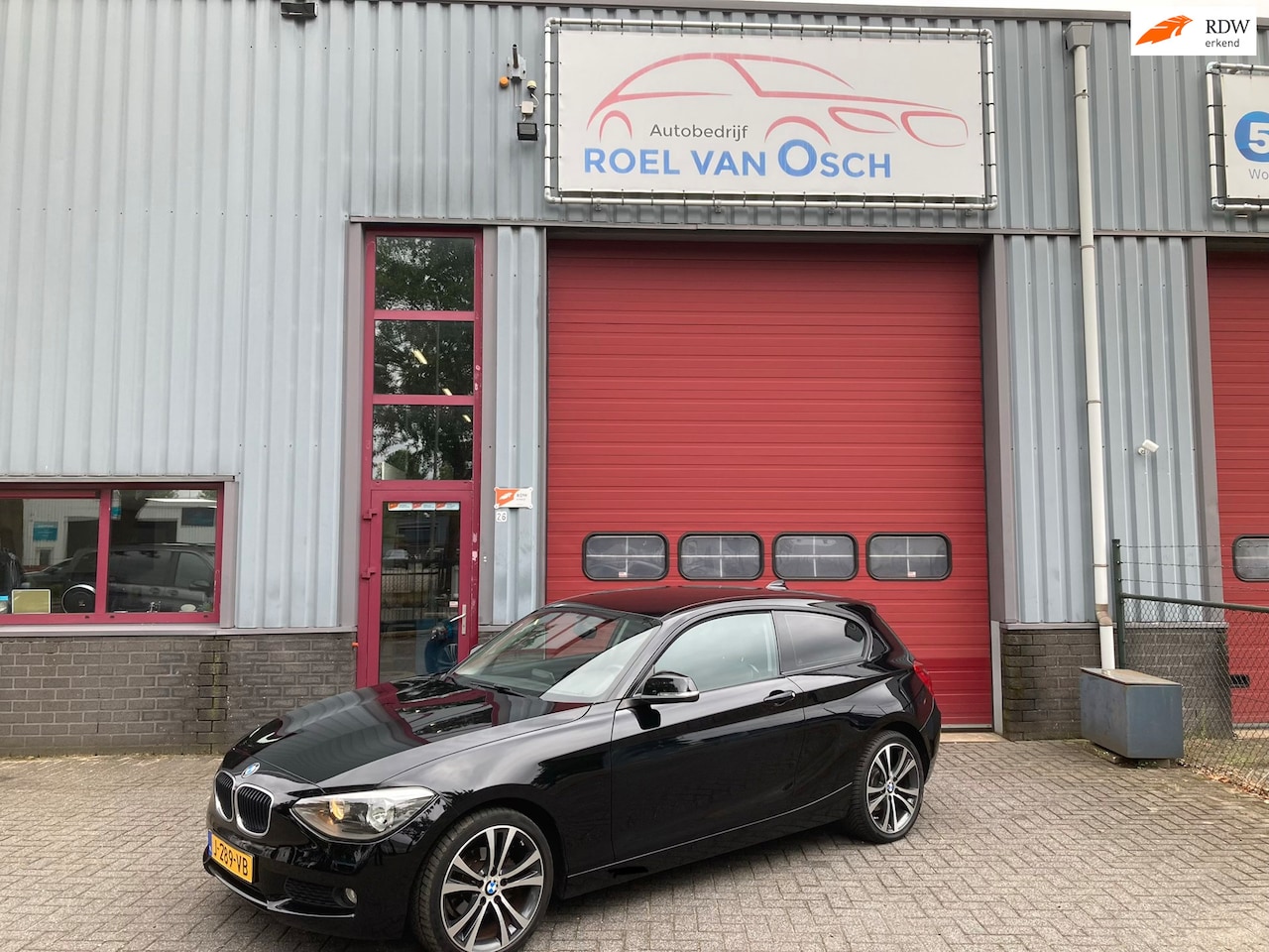 BMW 1-serie - 116i Executive Sport Automaat Navi PDC - AutoWereld.nl