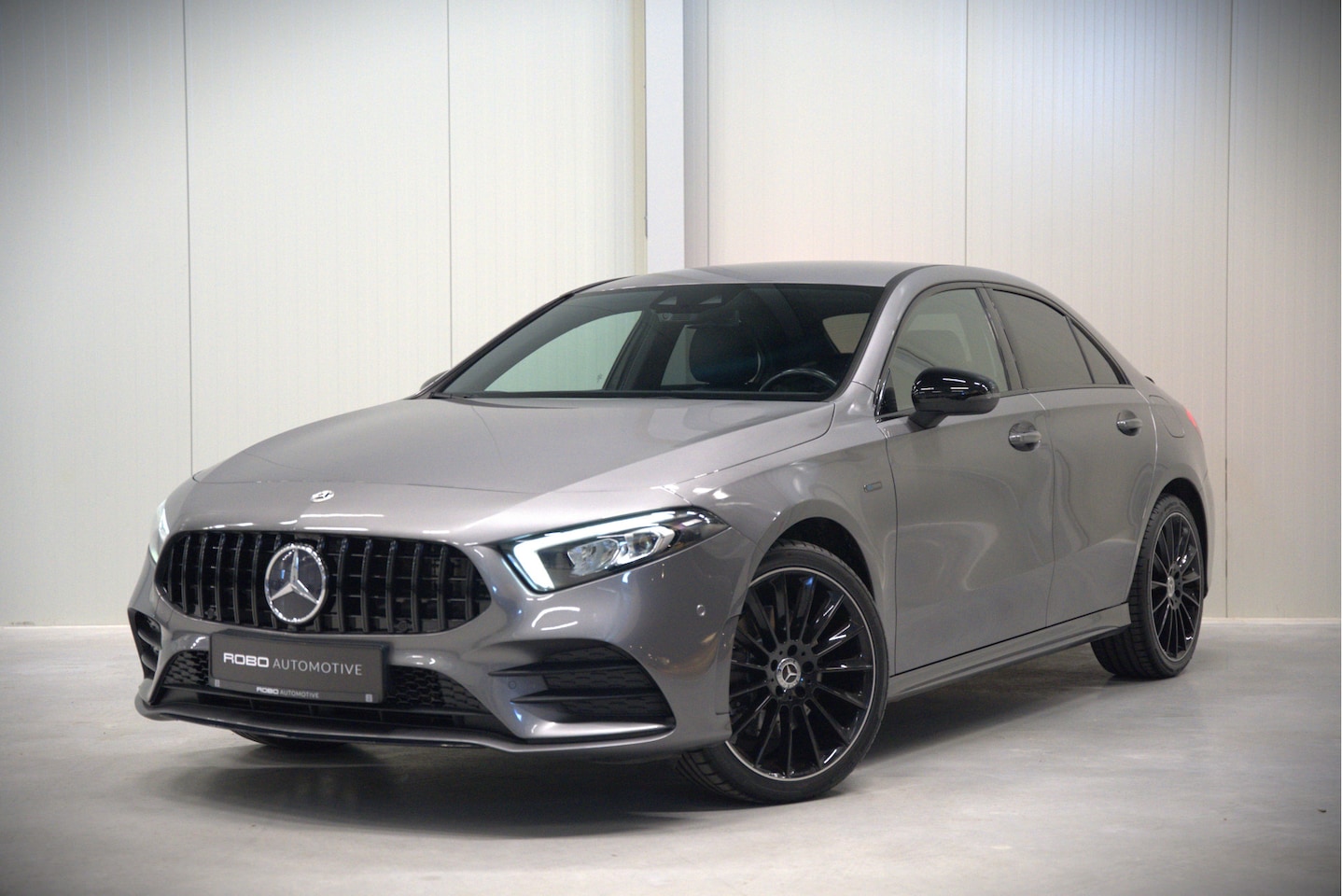 Mercedes-Benz A-klasse - 250 e Business Solution AMG Limited | Stoelverwarming | Camera | Ambiance Verlichting | Ke - AutoWereld.nl