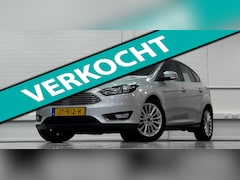 Ford Focus - 1.5i Titanium 1e Eigenaar 100% Onderhouden Navi Parkeerhulp Mooi Garantie