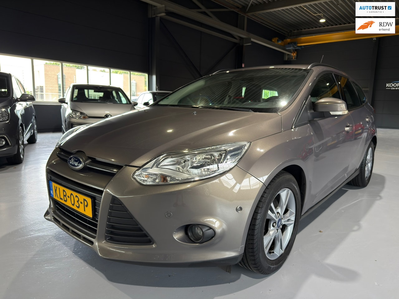 Ford Focus Wagon - 1.0 EcoBoost Trend Stoelverwarming |APK|PDC - AutoWereld.nl