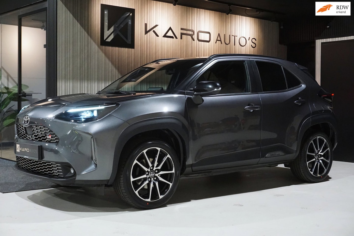 Toyota Yaris Cross - 1.5 Hybrid GR Sport Pano HUD JBL Cam VOL - AutoWereld.nl