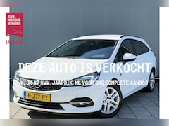 Opel Astra Sports Tourer - BWJ 2020 | 1.2T 146PK Business Ed | TRKEHAAK | CLIMA | NAVI | PDC | CRUISE | CARPLAY | CAM