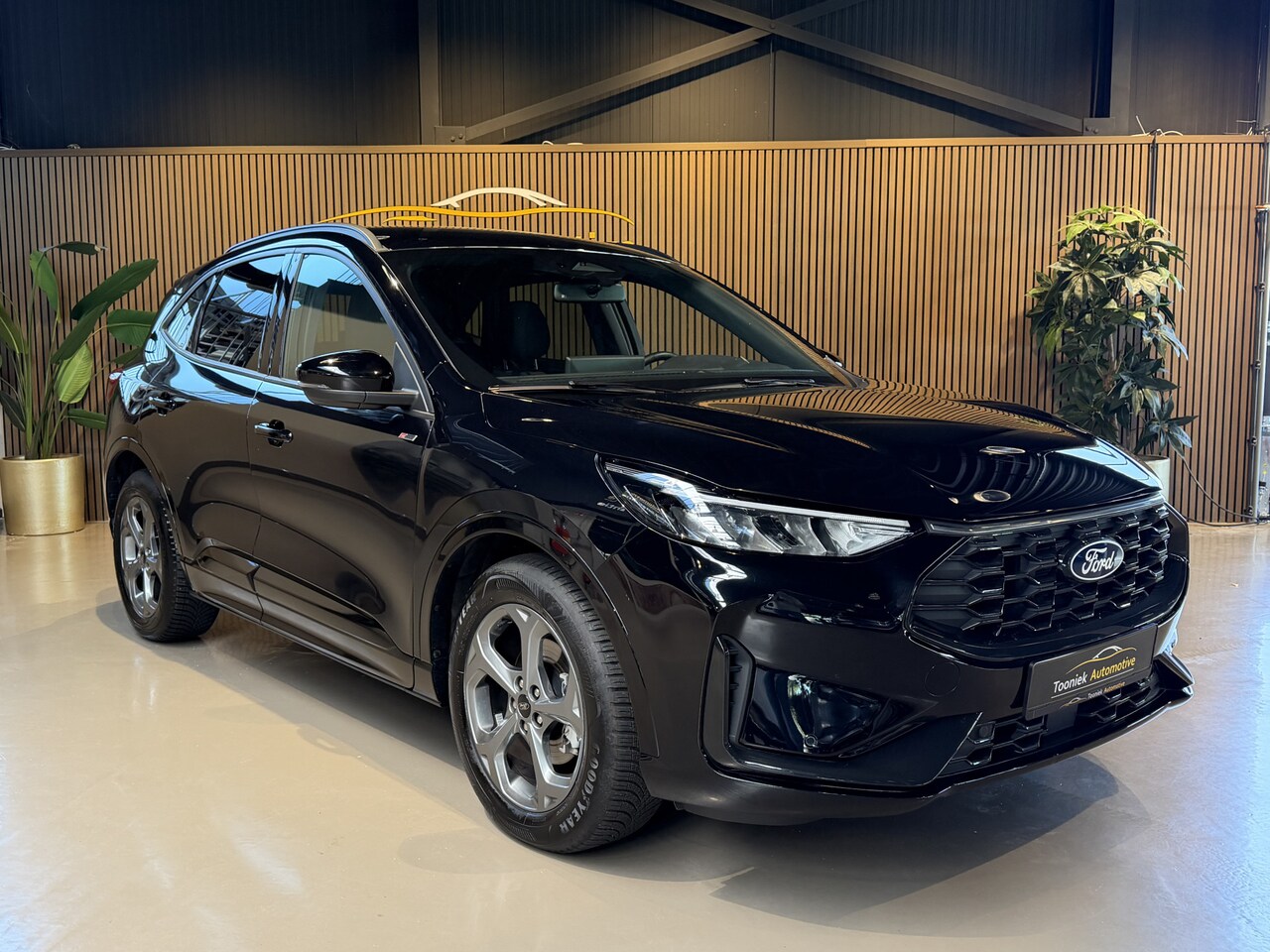 Ford Kuga - 2.5 FHEV ST-Line X ACHTERUITRIJ CAMERA | VOOR/ACHTER STOEL EN STUUR VERWARMING | ZONDER ST - AutoWereld.nl