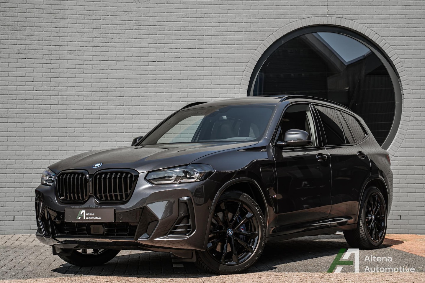 BMW X3 - xDrive30e M-sport, BTW, M-sport stoel, panorama dak, HUD, Harman Kardon - AutoWereld.nl