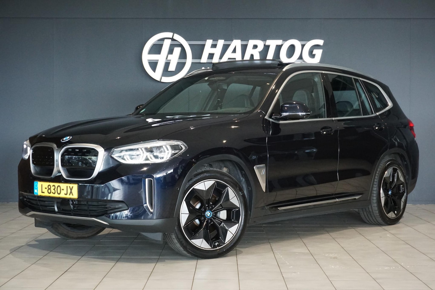 BMW iX3 - High Executive 80 kWh + PANO / TREKHAAK / 360 CAMERA / HEAD-UP / PREMIUM AUDIO - AutoWereld.nl