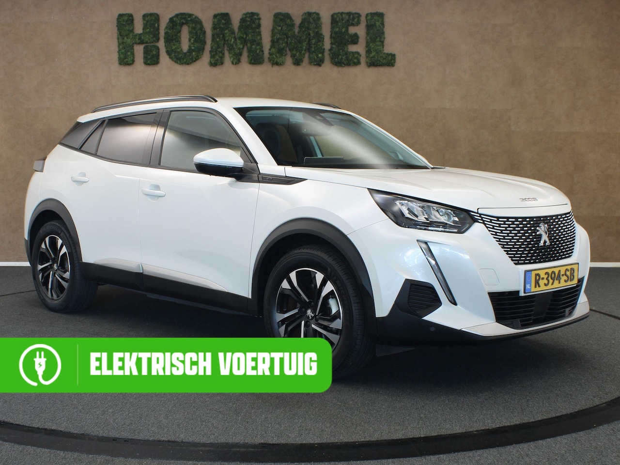 Peugeot e-2008 - EV Allure 50 kWh - 1 FASE LADEN - SOH 89.44%!! - PARKEERSENSOREN VOOR & ACHTER - 360 GRADE - AutoWereld.nl
