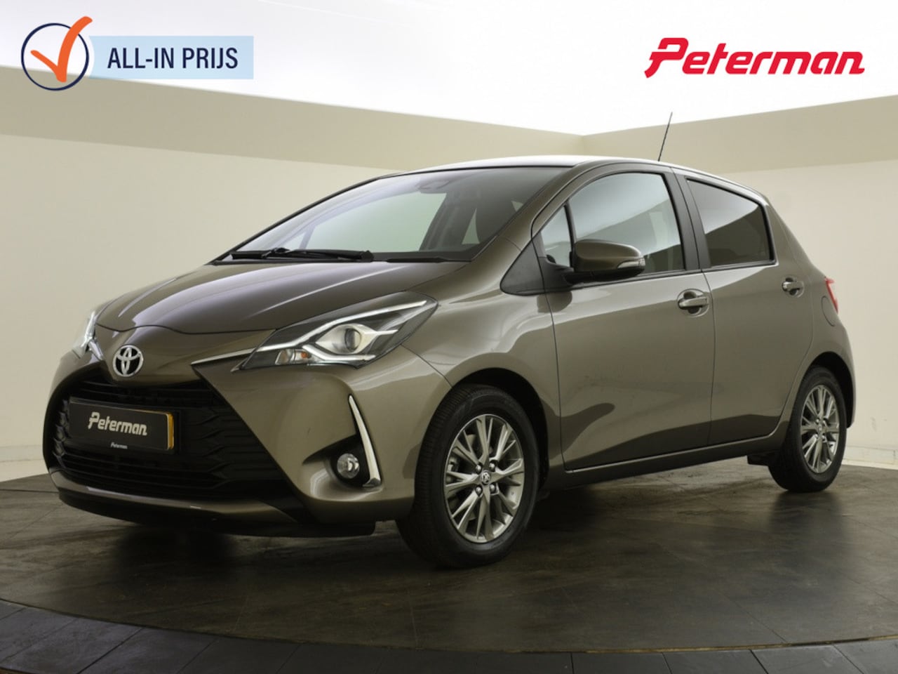 Toyota Yaris - 1.5 VVT-i Dynamic | Trekhaak | Navigatie | Keyless - AutoWereld.nl