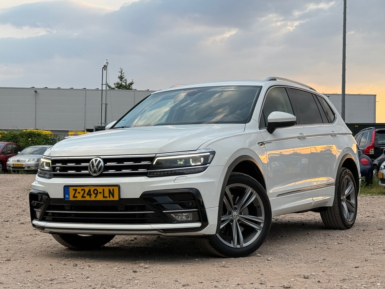 Volkswagen Tiguan Allspace - R LINE/DSG/VIRTUEL/ACC/LANE ASSIST - AutoWereld.nl