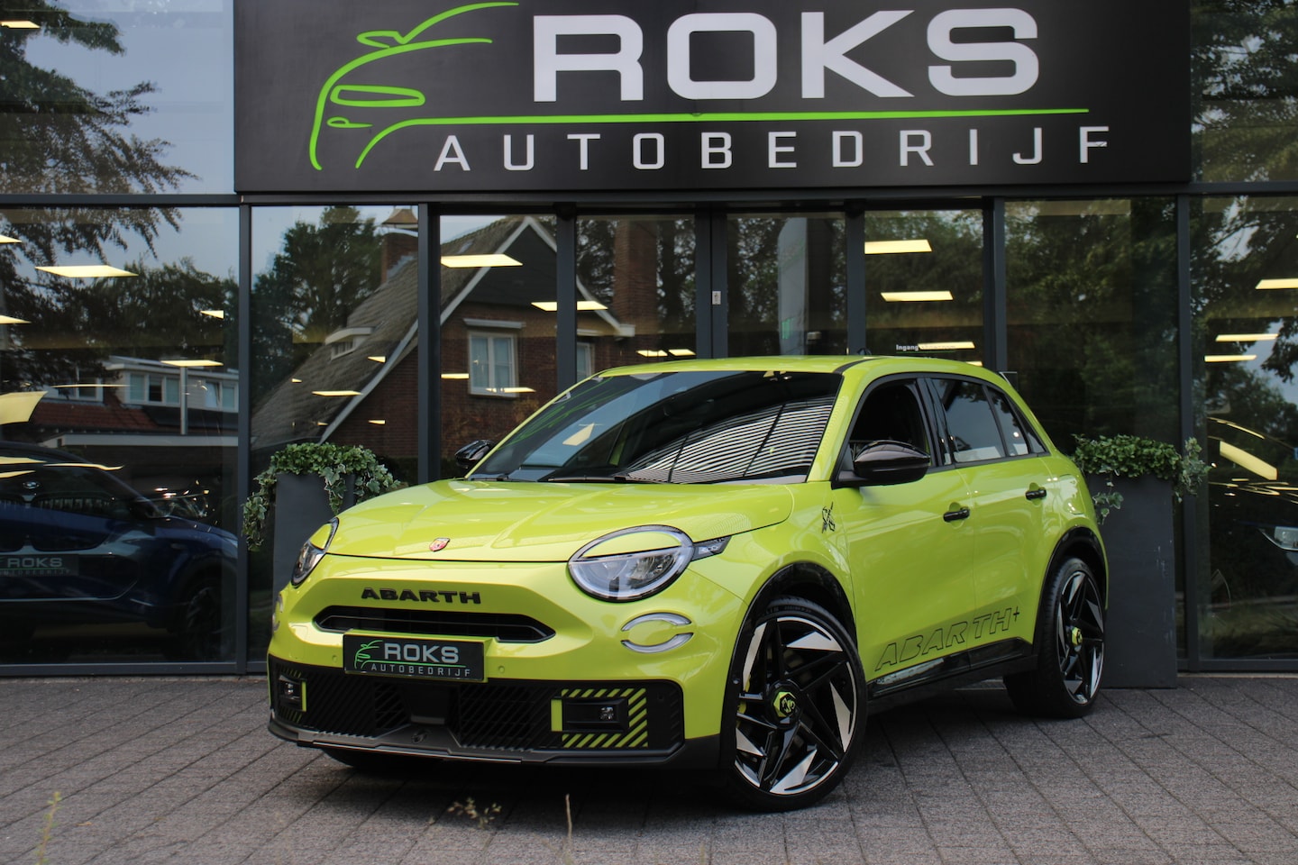 Fiat 600e - Abarth Turismo 54 kWh Pack Scorpion Design/Tech/Gaming Winter Pack - AutoWereld.nl