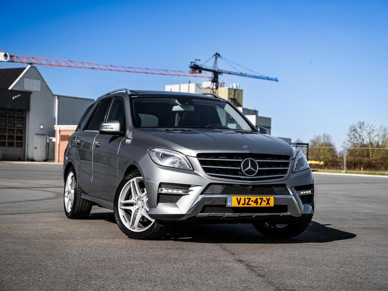 Mercedes-Benz M-klasse - ML 350 BlueTec AMG Grijs Kenteken Panorama Trekhaak 3500KG Distronic Xenon Luchtvering - AutoWereld.nl