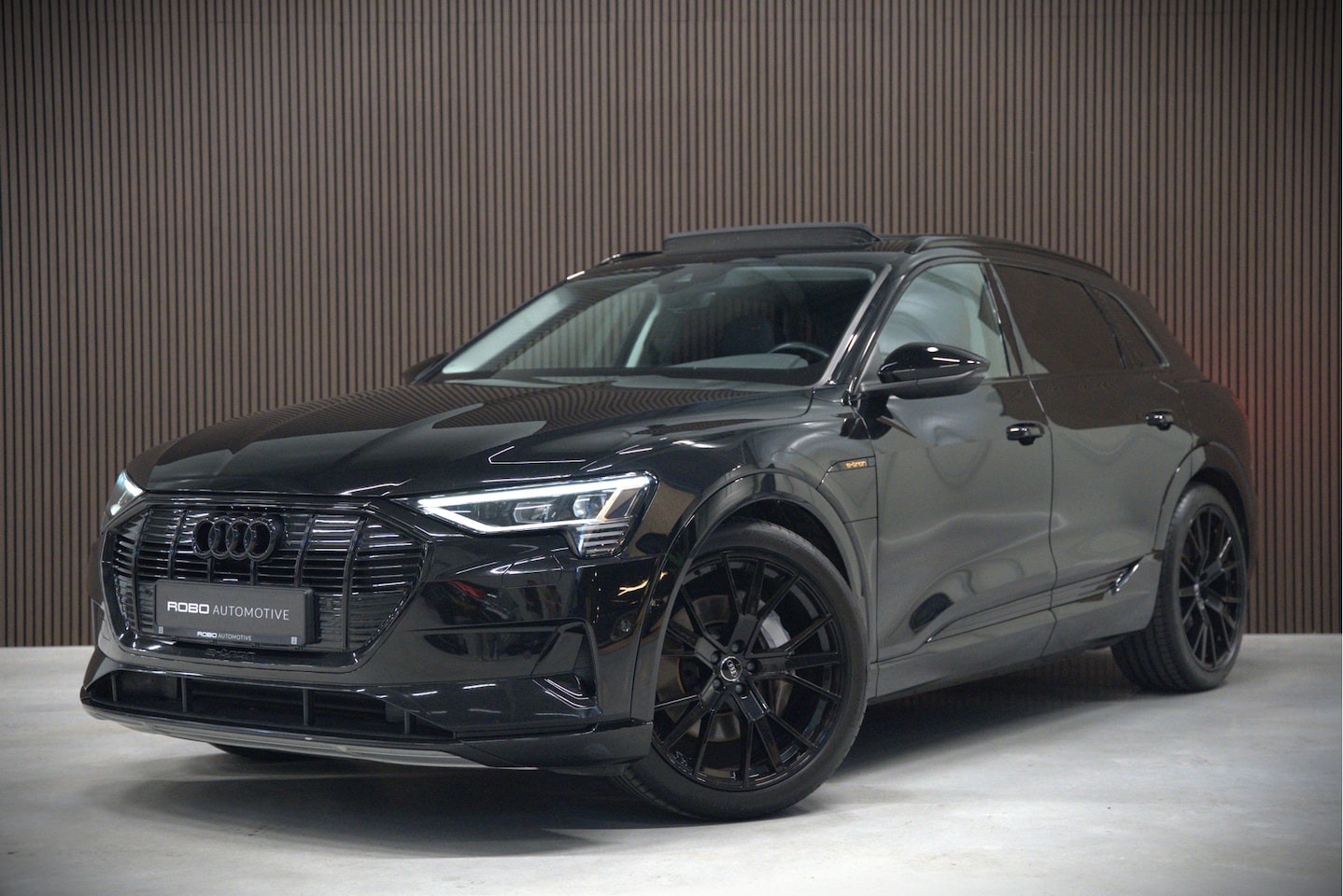 Audi e-tron - e-tron 50 quattro Launch edition plus 71 kWh | Panoramadak | Stoelverwarming | Memory Seat - AutoWereld.nl