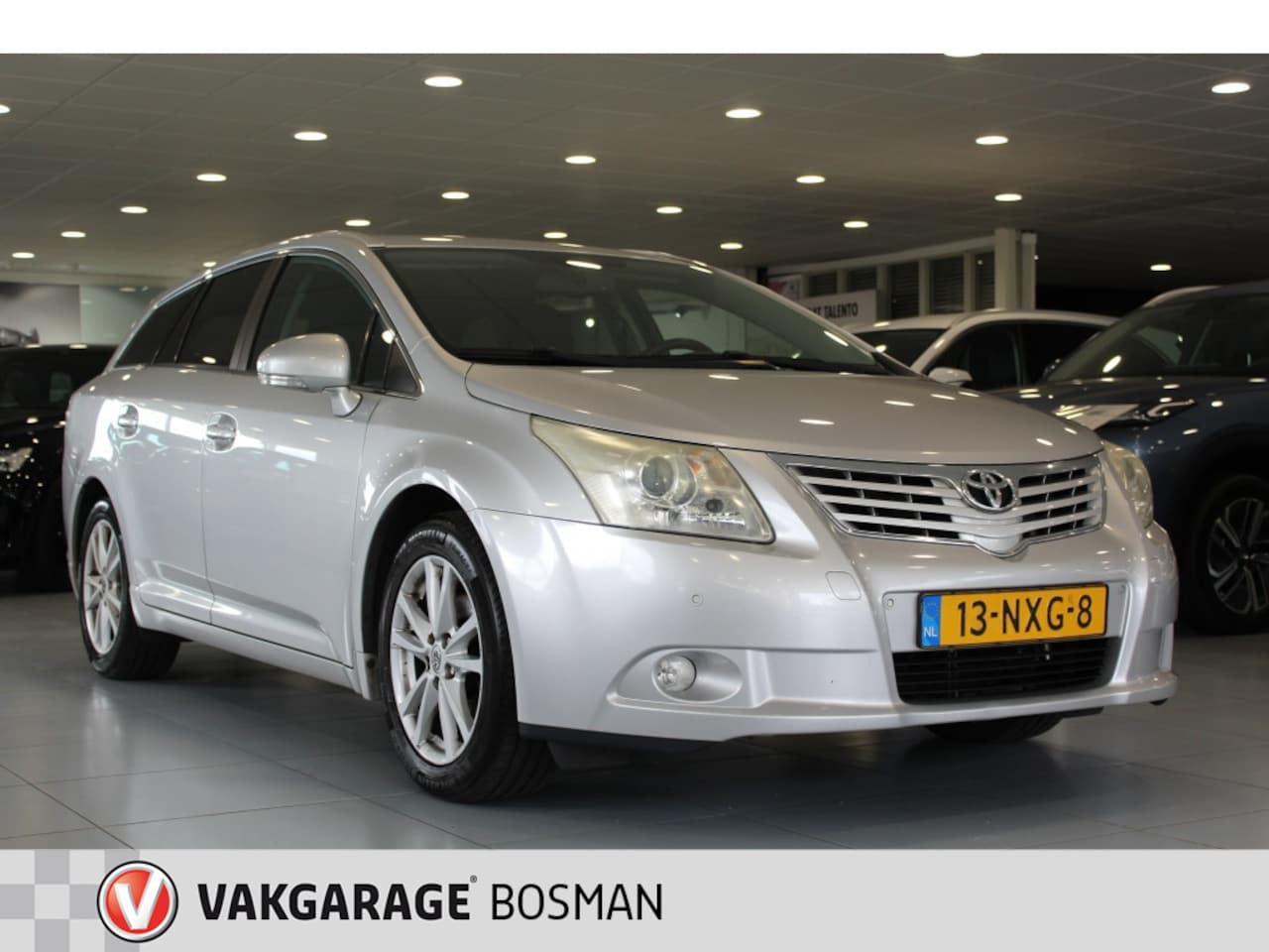 Toyota Avensis Wagon - 1.6 VVTi Business/CAMERA/NAVIGATIE/CRUISE - AutoWereld.nl