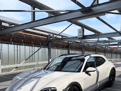 Porsche Taycan Cross Turismo - 4S 93 kWh Porsche Taycan Cross Turismo 4S / krijt grijs / SOH 93%