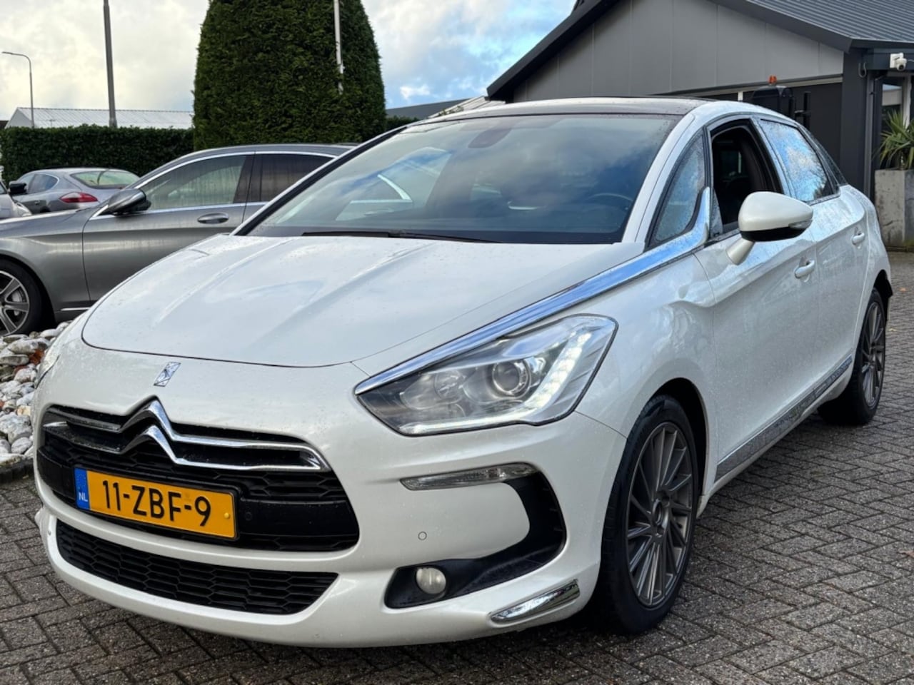 Citroën DS5 - 1.6 Benzine So Chic Automaat Wit Leer - AutoWereld.nl
