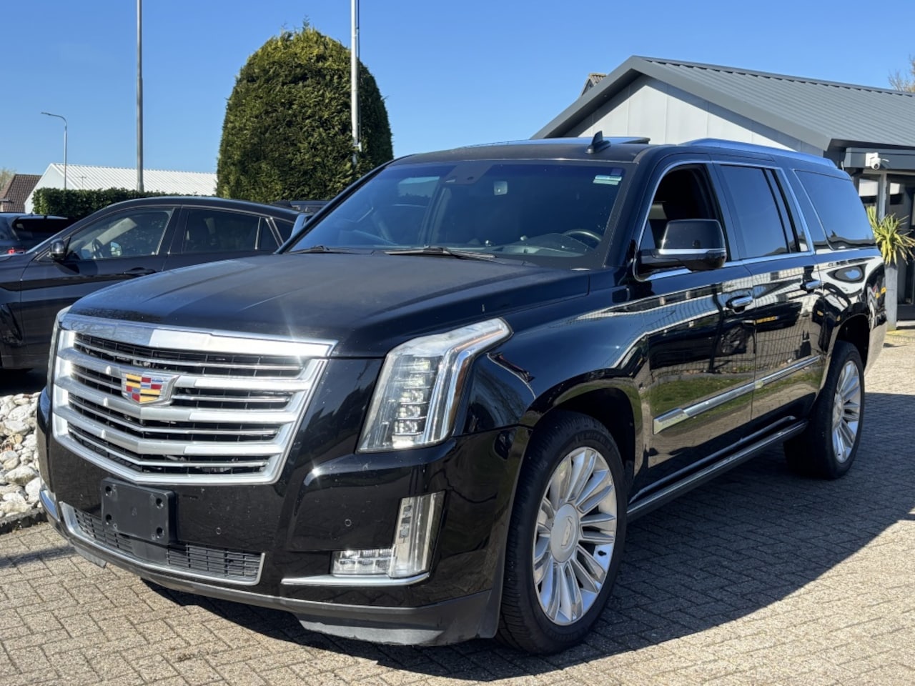 Cadillac Escalade - 6.2 V8 ESV Platinum 2016 LEES BESCHRIJVING - AutoWereld.nl