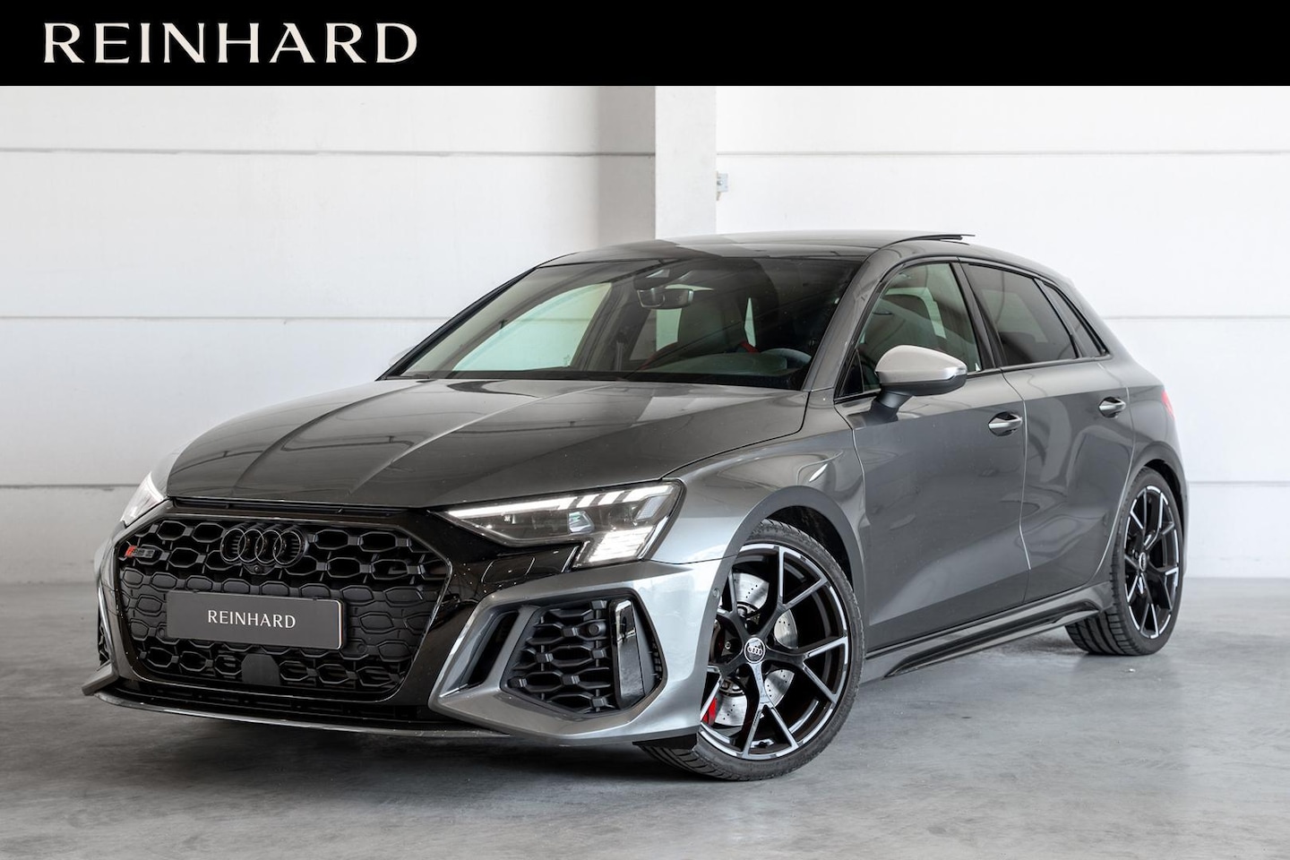Audi RS3 - 2.5 TFSI Quattro / Pano / PPF / Dlr. ond. / B&O / Adaptive Cruise / Rode Sportstoelen - AutoWereld.nl