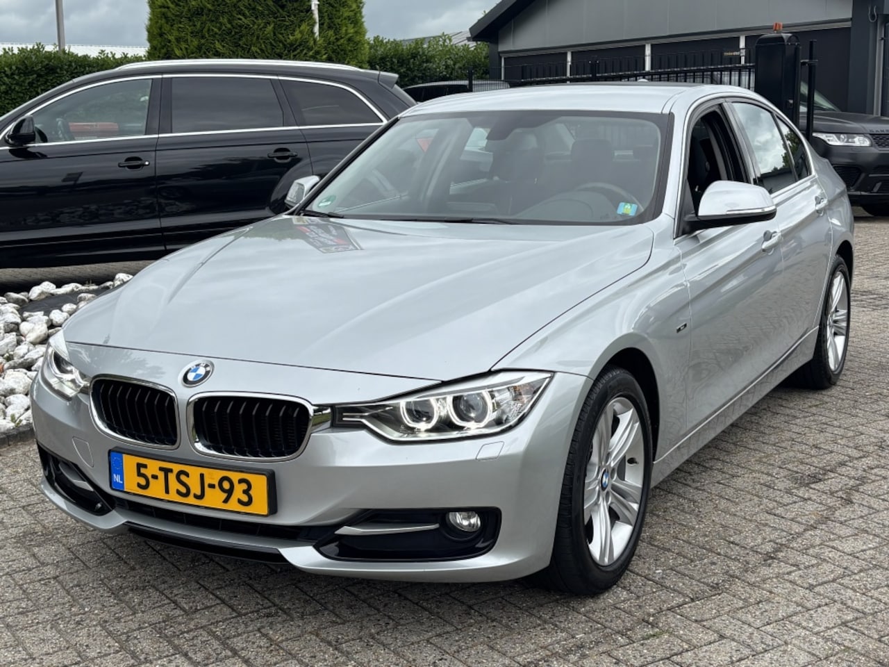 BMW 3-serie - 316i Automaat Sedan Sportline 2014 NL Dealerauto - AutoWereld.nl