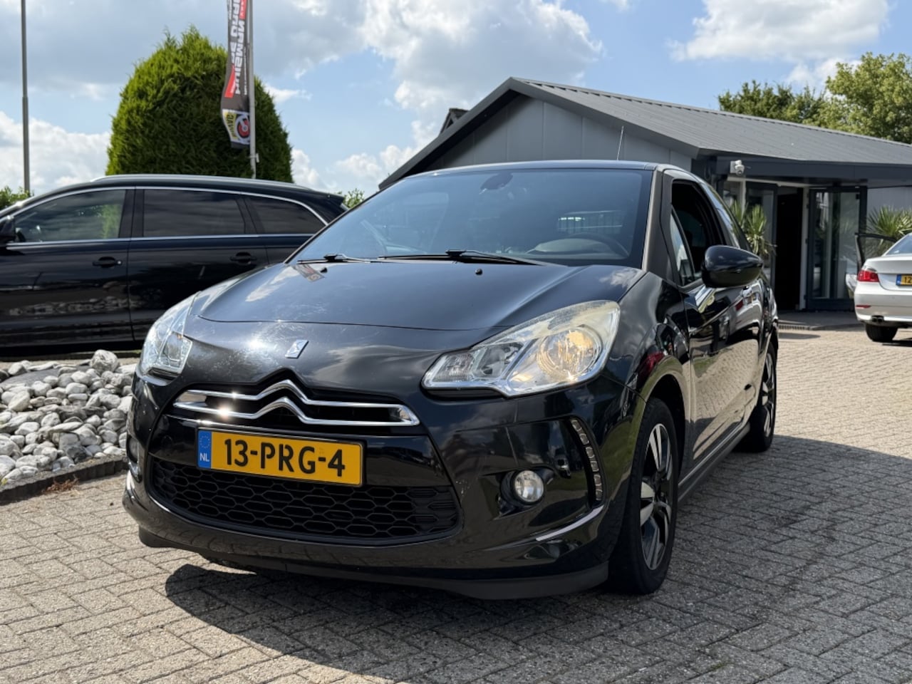 Citroën DS3 - 1.6 Benzine So Chic 2011 Zwart Sportvelgen Clima - AutoWereld.nl