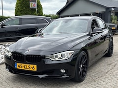 BMW 3-serie - 320i High Executive Automaat 2012 Zwart Xenon