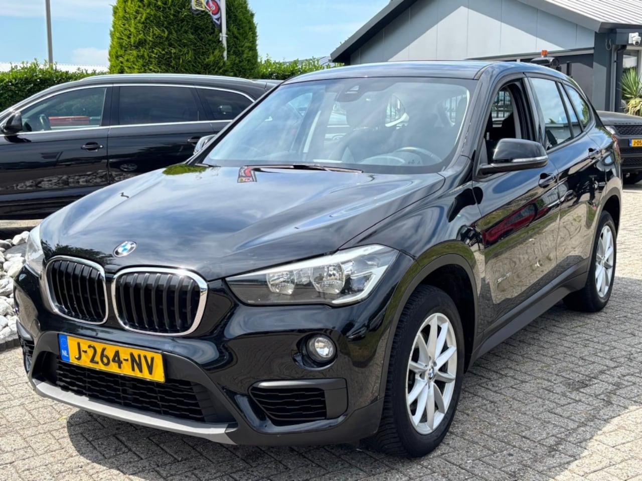 BMW X1 - 1.8I Benzine 2017 Zwart Automaat Nieuw Model - AutoWereld.nl