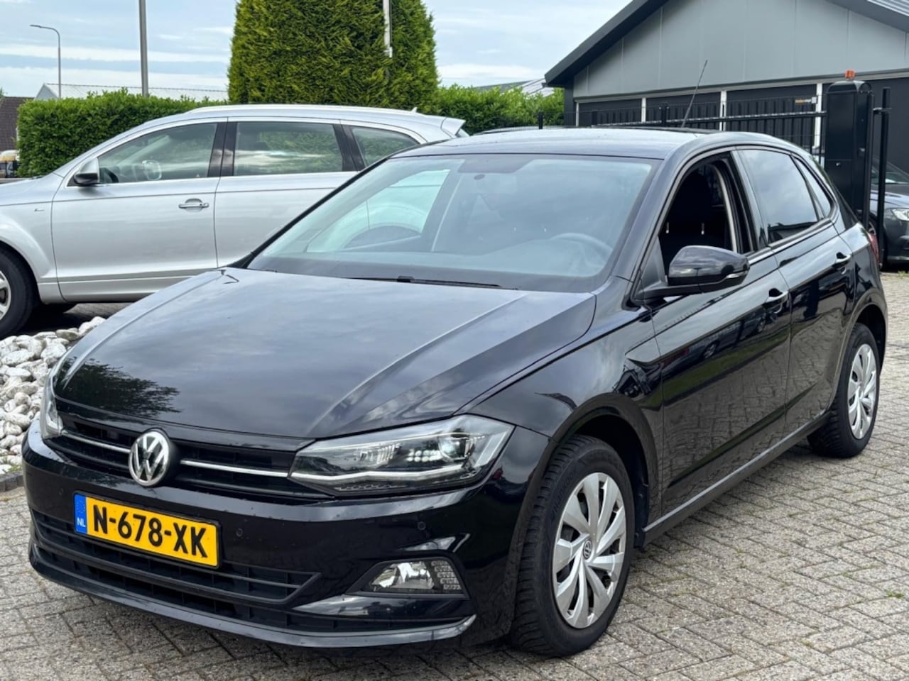 Volkswagen Polo - 1.0 TSI Comfortline Automaat 2018 Zwart - AutoWereld.nl