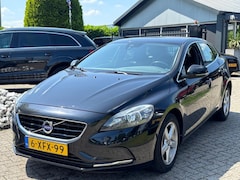 Volvo V40 - 2.0 D4 Momentum Zwart 2014 Trekhaak