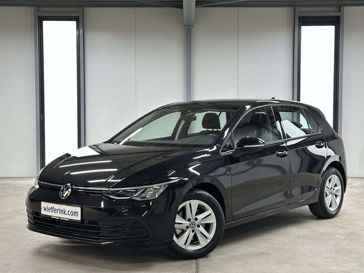 Volkswagen Golf - 1.0 TSI Life Trekhaak | Winterpakket | ACC | Carplay - AutoWereld.nl