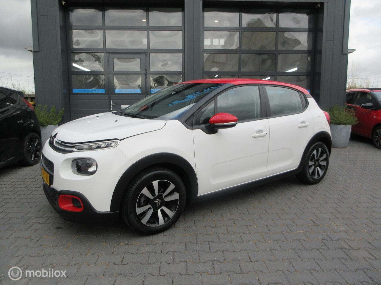 Citroën C3 - 1.2 PureTech Live 5drs 121dkm Navi Cruise Climate - AutoWereld.nl