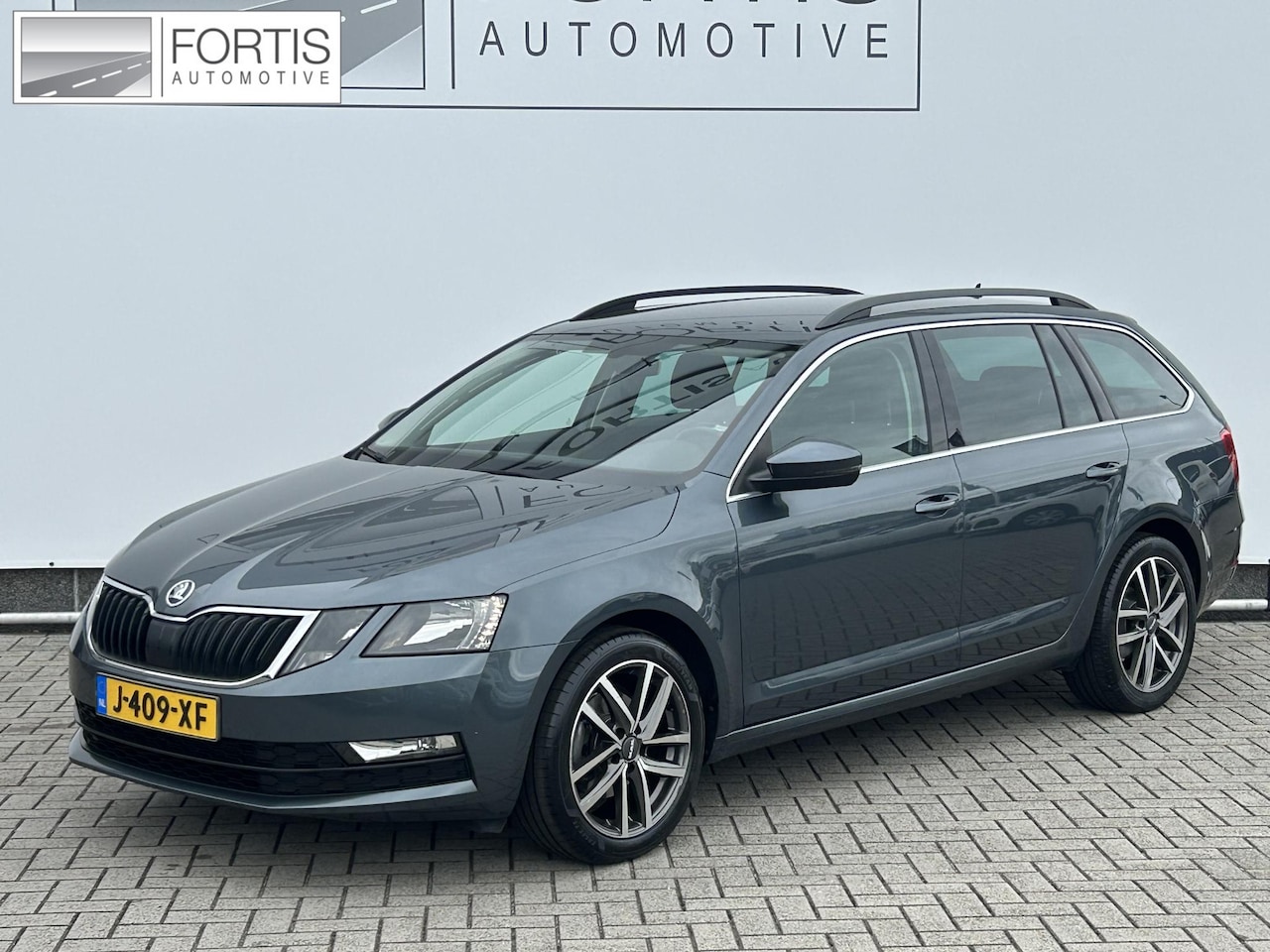 Skoda Octavia Combi - 1.0 TSI Greentech Business Edition NL-AUTO | NAVI | LEDER - AutoWereld.nl