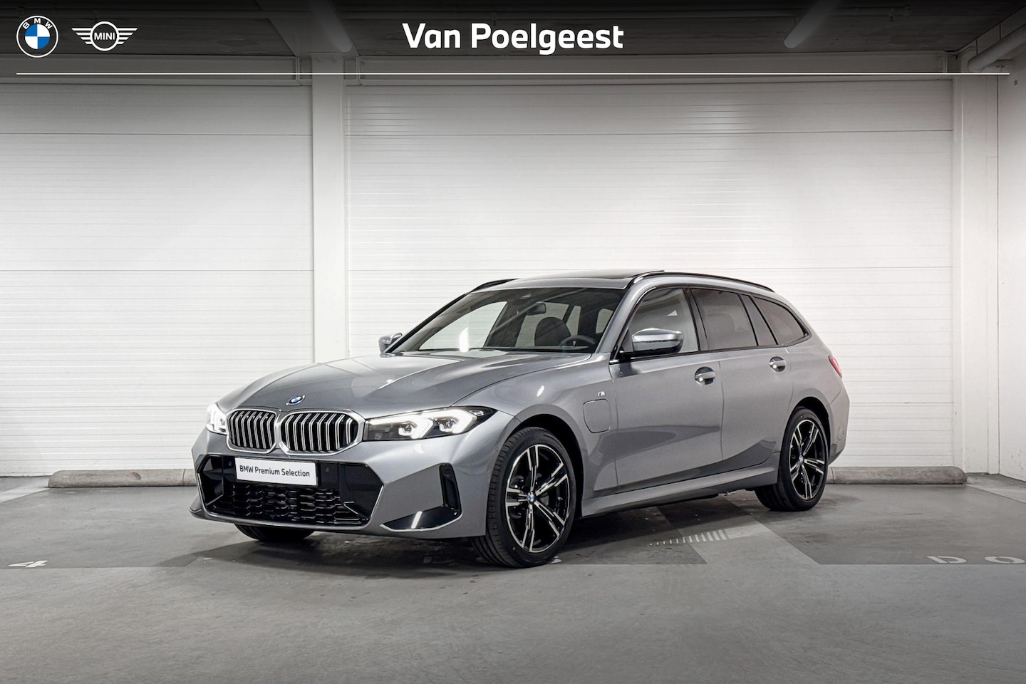 BMW 3-serie Touring - 330e | M Sportpakket | Comfort Pack | Panoramadak | Comfort Access | Trekhaak - AutoWereld.nl