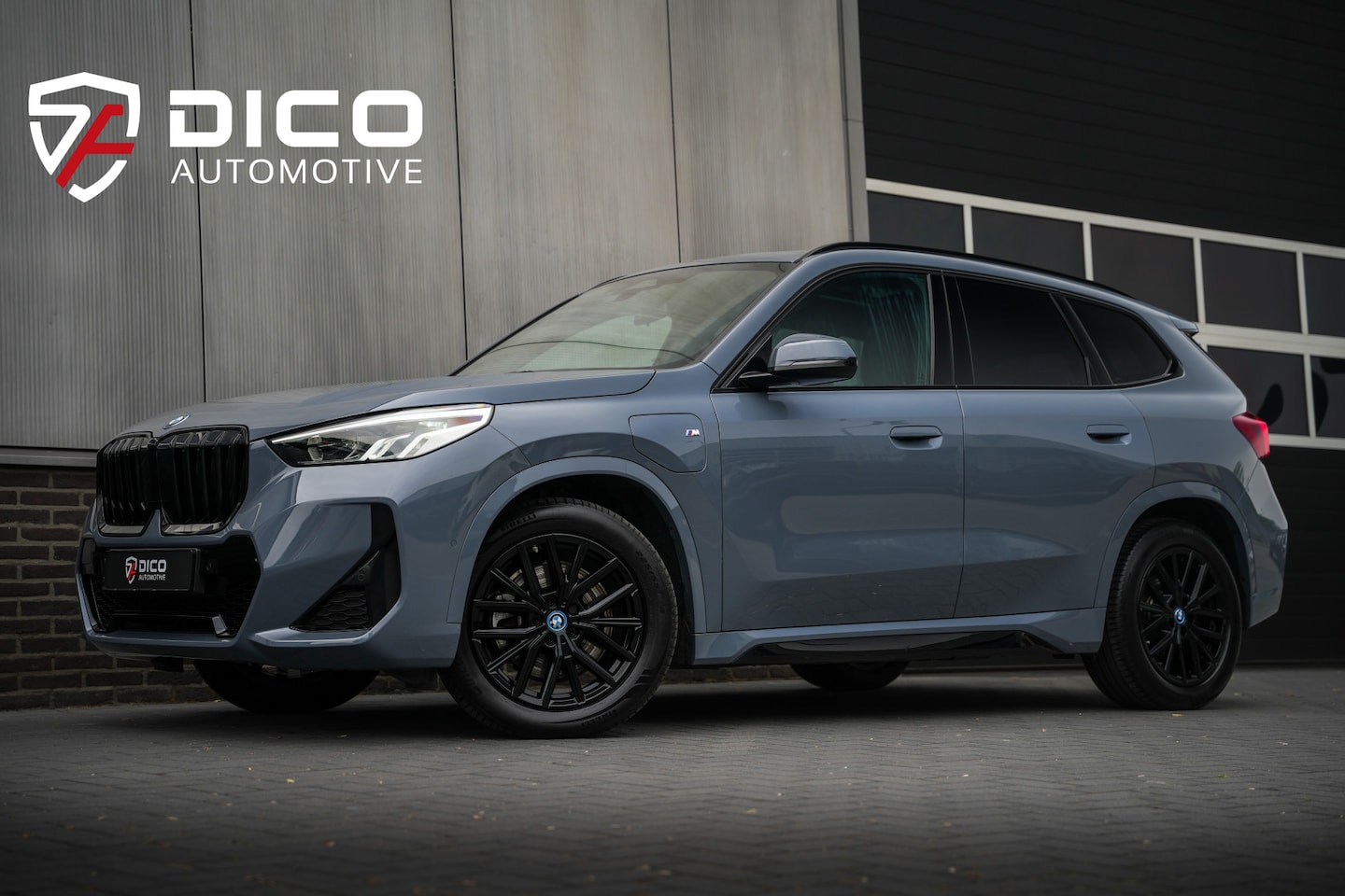 BMW X1 - xDrive 25e 245 pk M-Sportpakket /Nieuw-Model/ BTW-Auto/ Pano-Dak/ Harman&Kardon/ Camera/ S - AutoWereld.nl