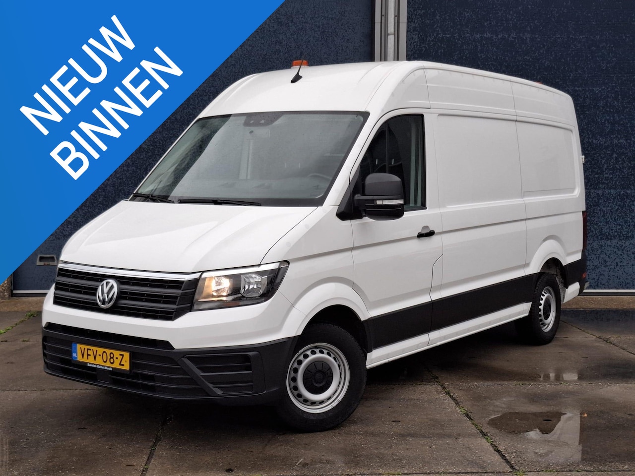 Volkswagen Crafter - 35 2.0 TDI L3H3 EL Highline AIRCO / CRUISE CONTROLE / TREKHAAK / NAVI / CARPLAY - AutoWereld.nl