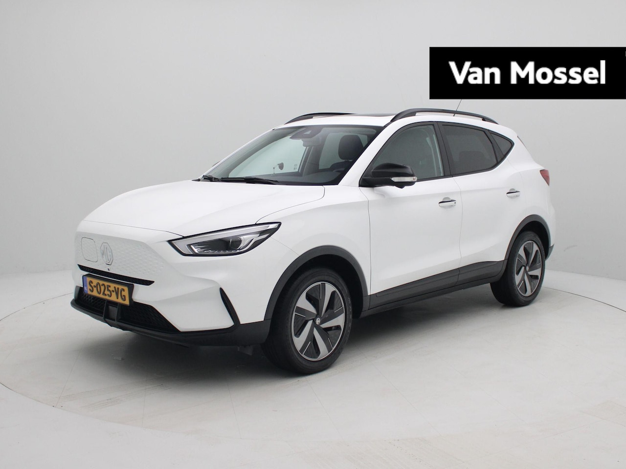 MG MG ZS EV - Long Range Luxury 70 kWh | Apple Carplay | Leder | Camera | - AutoWereld.nl