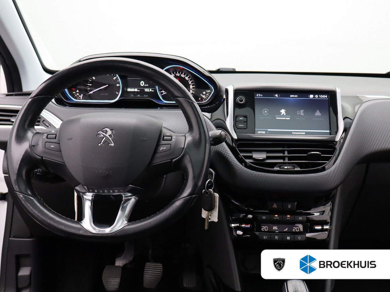 Peugeot 2008 - 1.2 PureTech Allure Panormadak | Parkeersenoren | Camera | Navigatie | Climat Control | Cr - AutoWereld.nl