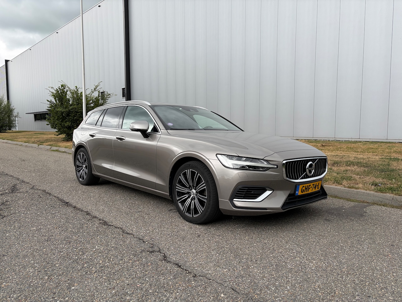 Volvo V60 - 2.0 T8 Twin Engine AWD Inscription - AutoWereld.nl