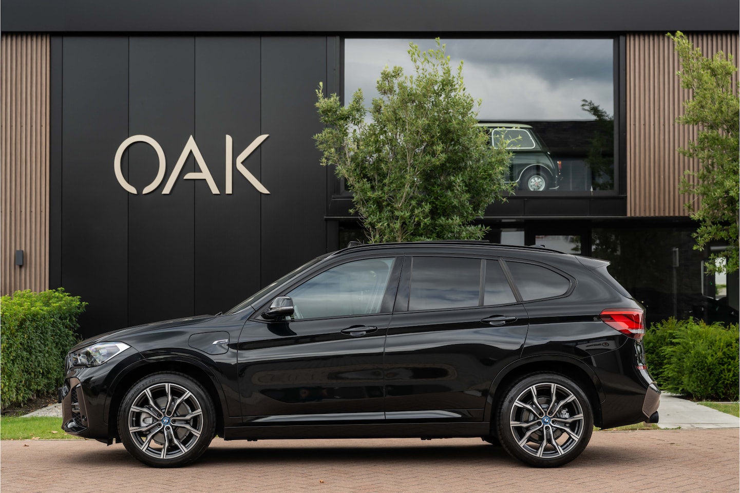 BMW X1 - xDrive25e | M-Sport | Navi | Panorama | Leder | Memory | Head-Up | HiFi | Camera | ACC | 1 - AutoWereld.nl