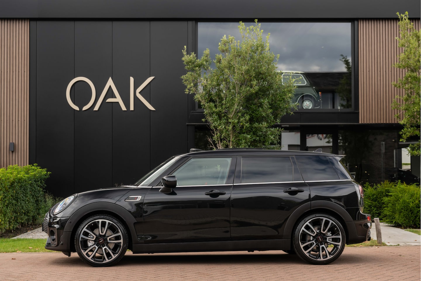MINI Clubman - 2.0 Cooper S F1 Aut. | JCW-Trim | Navi | Panorama | Lounge Leder | H&K | Head-Up | Camera - AutoWereld.nl