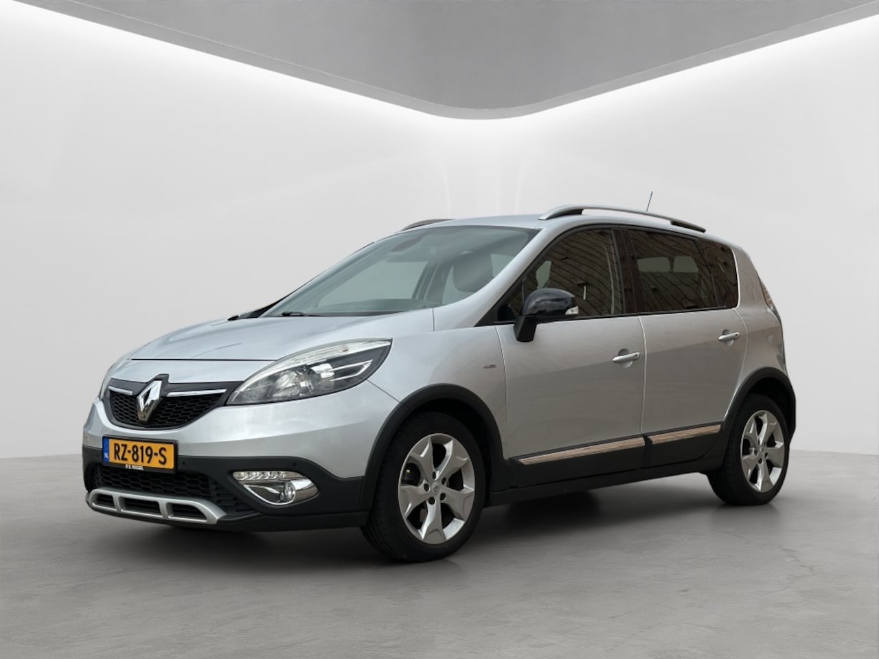 Renault Scénic Xmod - 1.2 TCe BOSE 1.2 TCe Bose - AutoWereld.nl