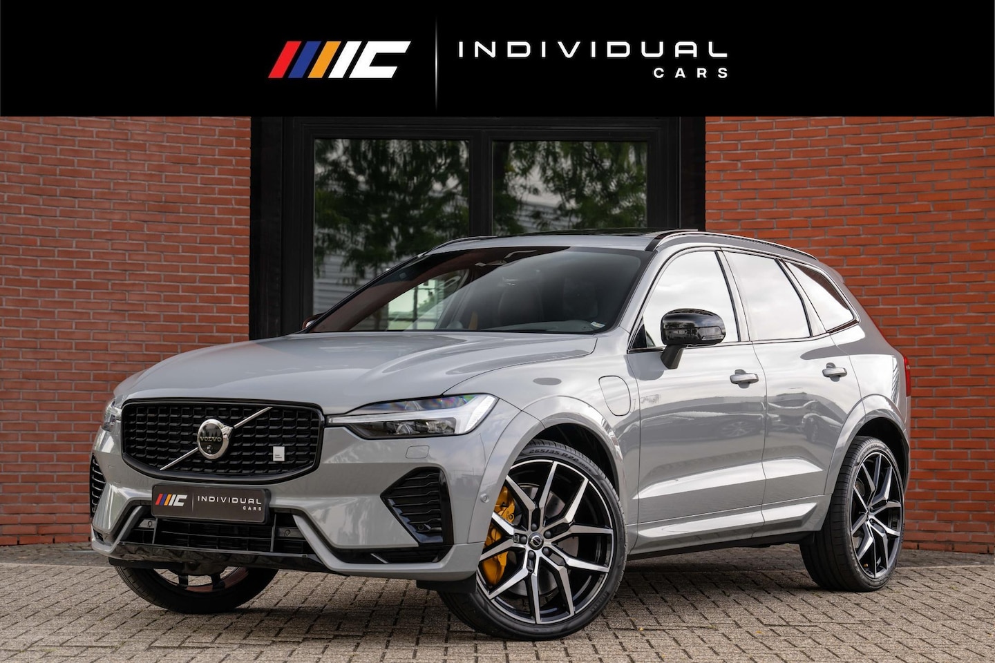 Volvo XC60 - 2.0 T8 AWD Polestar Engineered HEICO B&W Pano - AutoWereld.nl
