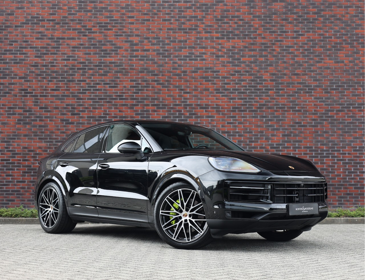 Porsche Cayenne Coupé - 3.0 E-Hybrid | Pano - Sport Chrono - BOSE - AutoWereld.nl
