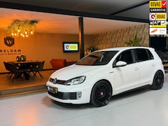 Volkswagen Golf - 2.0 GTI Edition|NAP|NL-auto|19" Zwarte Velgen|Getint|Trekhaak|Tartan stoelen|Navi|LED+Xeno