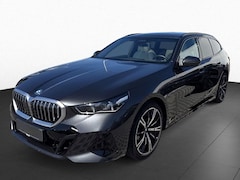 BMW 5-serie Touring - 550e xDrive M-SPORT * PANORAMA, IVORY LEDER, TREKH, 20-inch LMV, ADAPT. CRUISE * 1e EIG