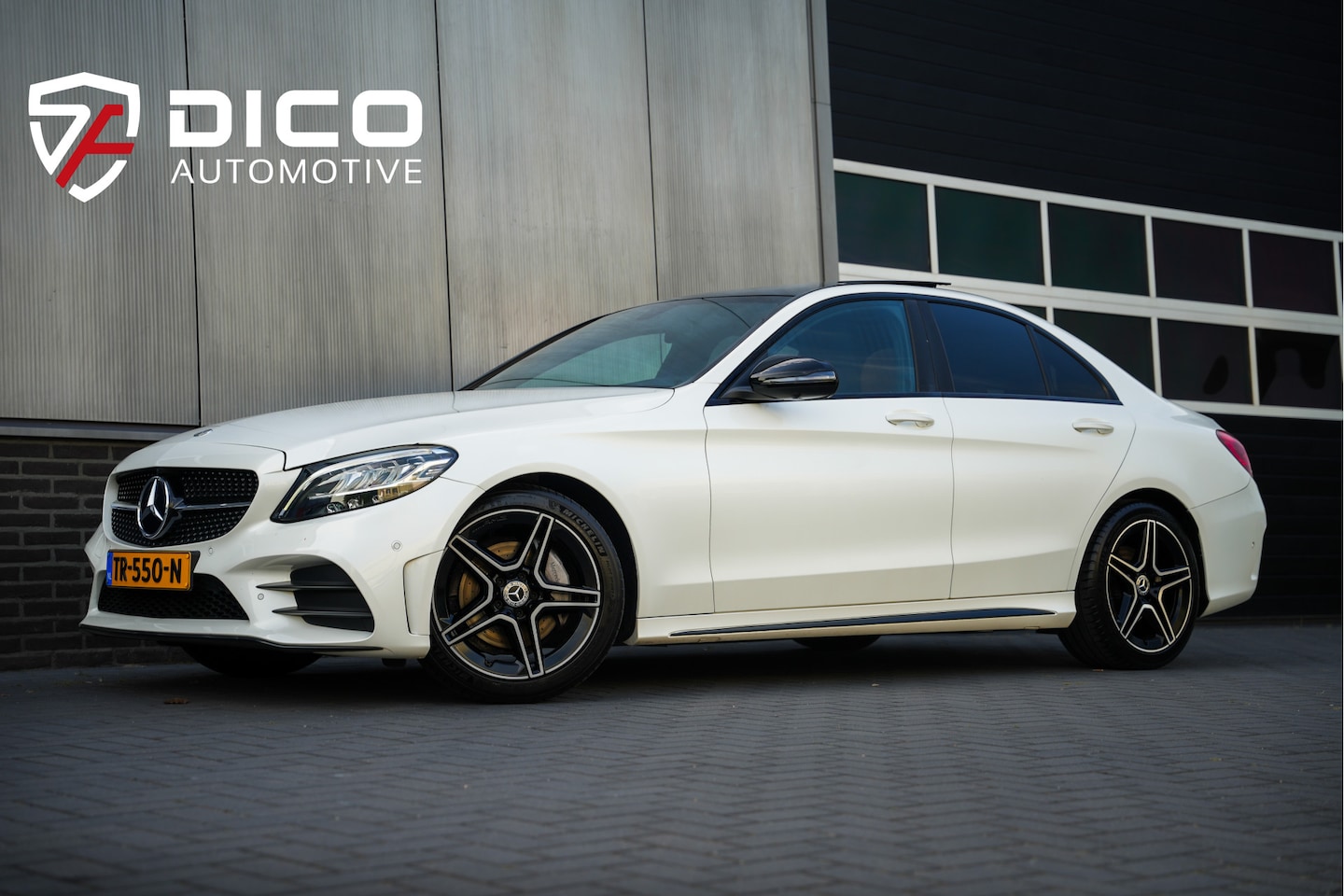 Mercedes-Benz C-klasse - 180 Advantage Pack AMG-Sportpakket /Facelift-Model/ Pano-Dak/ Sport-Stoelen/ Stoel.Verw/ N - AutoWereld.nl